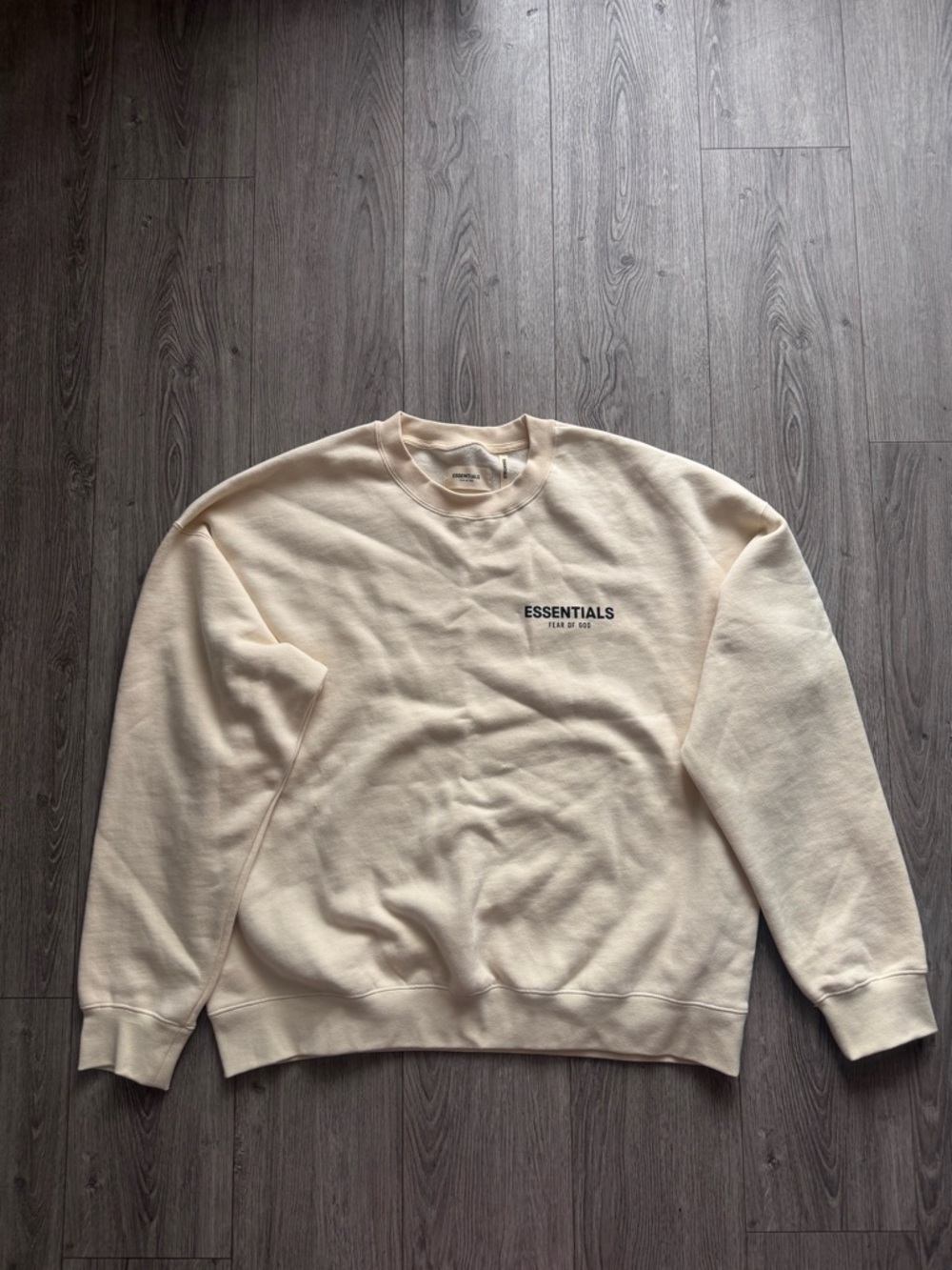 ESSENTIALS Men’s Cream Crewneck Sweatshirt size L (8)